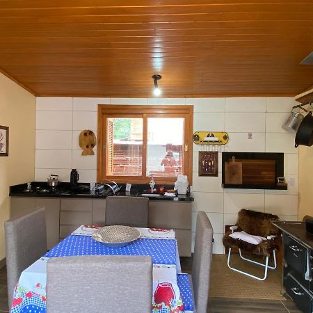 Casa Aconchegante Ou Suites Privativas 카넬라 외부 사진