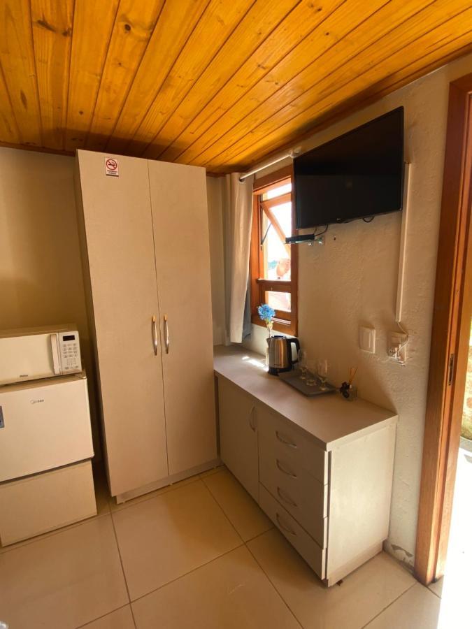 Casa Aconchegante Ou Suites Privativas 카넬라 외부 사진